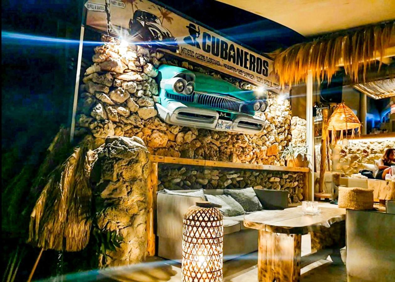 לגאנאס Cubaneros Holiday Inn מראה חיצוני תמונה